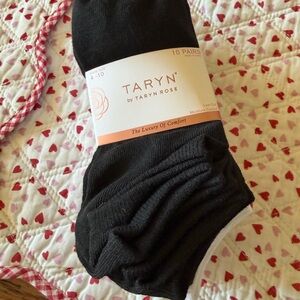 Taryn Rose Black and White Women's Socks